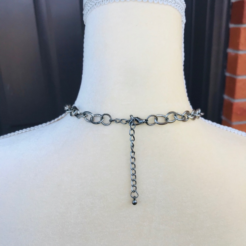 Women’s Lite Green Necklace - Picture 4 of 6